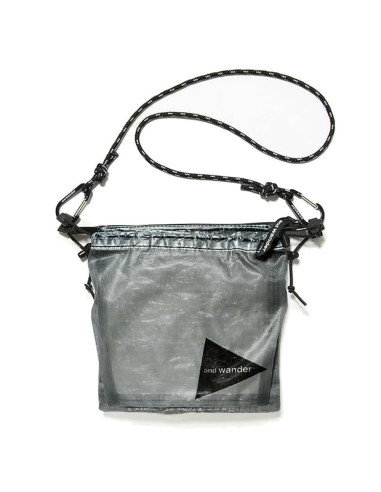 And Wander Dyneema Sacoche Charcoal en stock